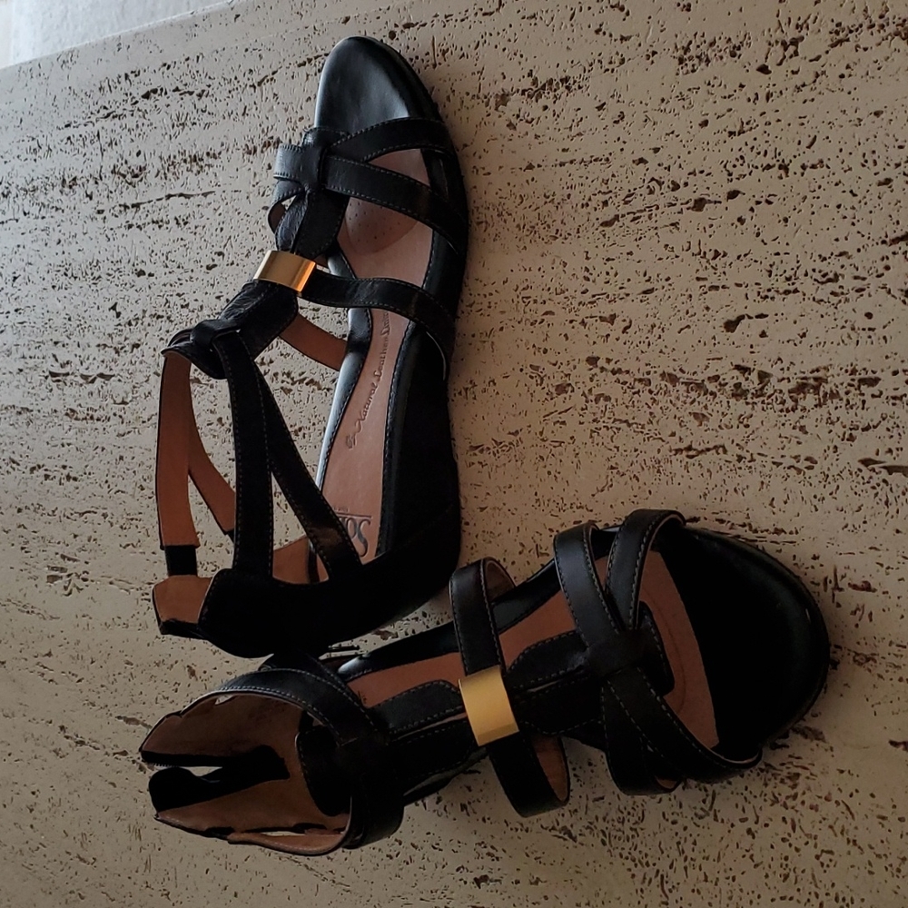 Women's sandals